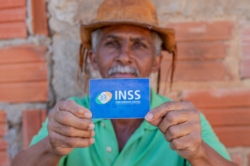 Iniciativa do INSS amplia atendimento a vítimas de fraudes; saiba como reivindicar valores