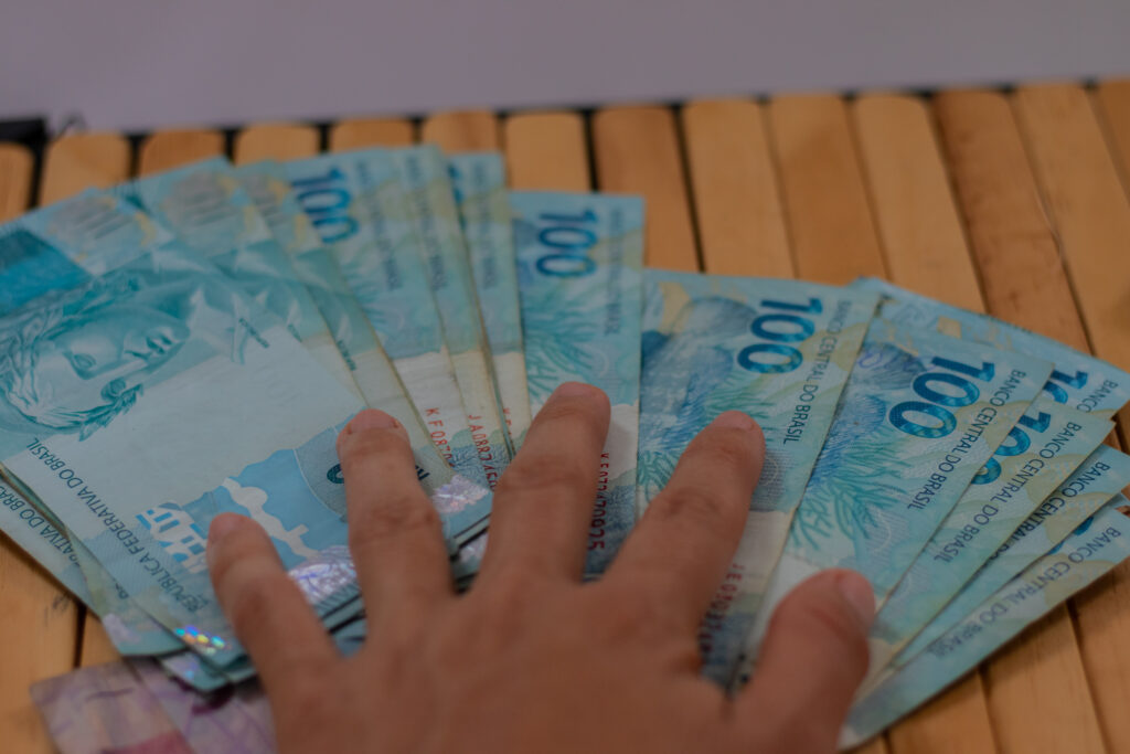 Mães podem receber até R$ 8,1 MIL do INSS em 2025: entenda os critérios!