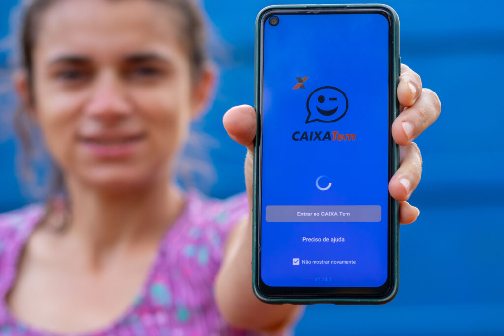 Mora sozinho? Caixa Tem pode liberar auxílio de R$ 299,99 para famílias unipessoais