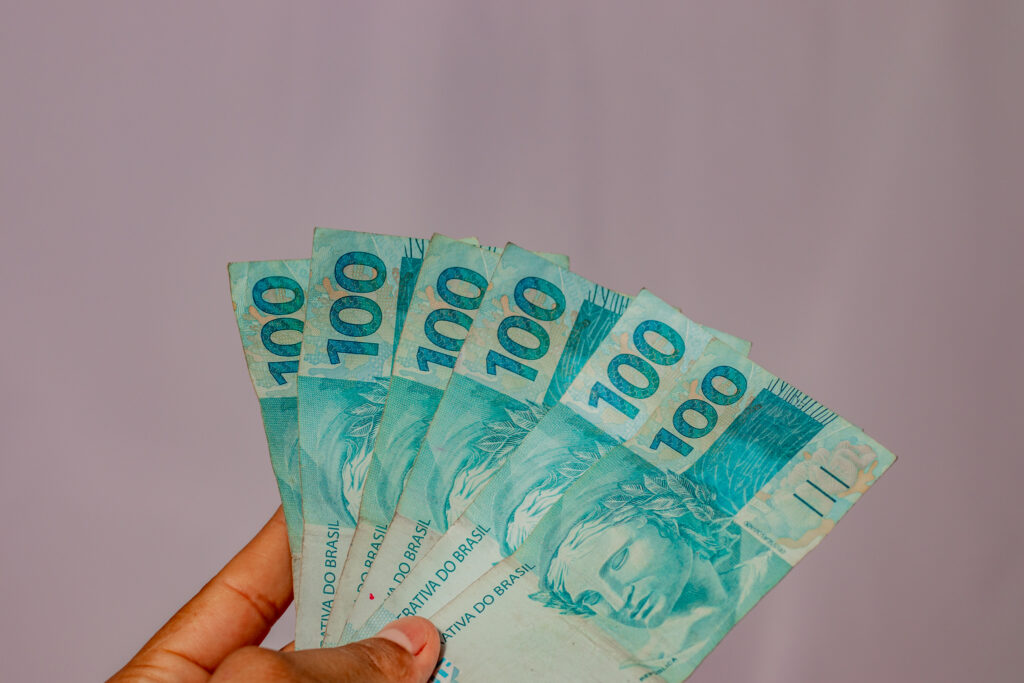 Novo Auxílio Emergencial de R$ 1.199,99 pode ser liberado para 11 milhões de brasileiros
