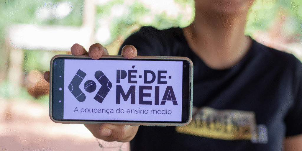 Pé de Meia entenda como sacar o valor após concluir o ensino médio