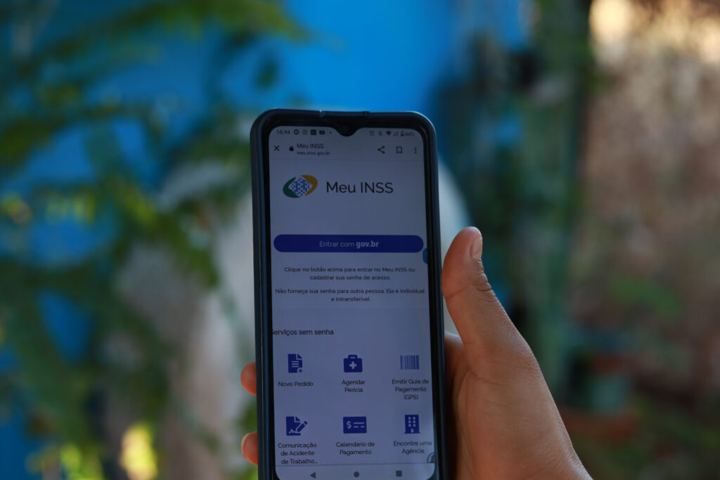 Pedido atrasado? INSS libera função que acelera benefícios para MILHÕES de segurados