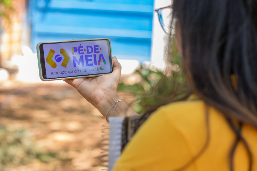 Quem recebe Pé-de-Meia precisa ficar atento à nova mensagem do MEC; confira