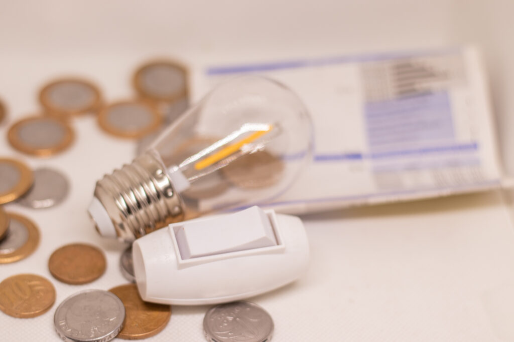 URGENTE! Aumento na conta de luz exige que brasileiros tomem ESTA iniciativa em junho