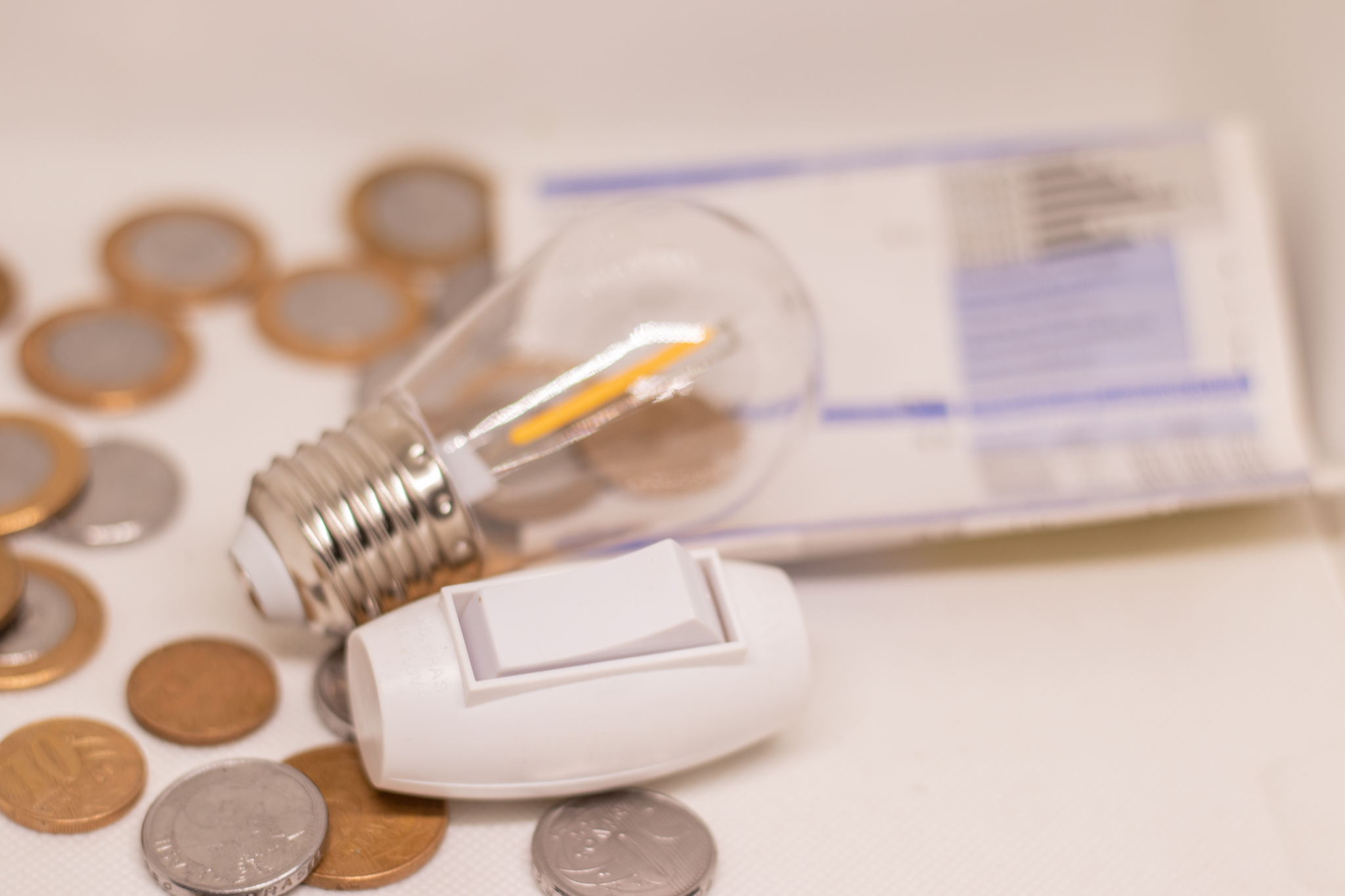 URGENTE! Aumento na conta de luz exige que brasileiros tomem ESTA iniciativa em junho