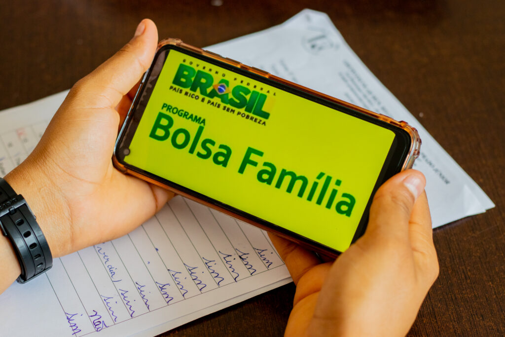 URGENTE! Beneficiários do Bolsa Família precisam cumprir regra importante até HOJE (10)