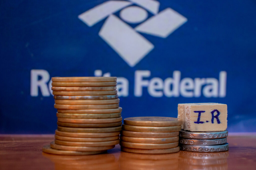 Último aviso: Receita Federal comunica 19 MILHÕES de brasileiros com pendências