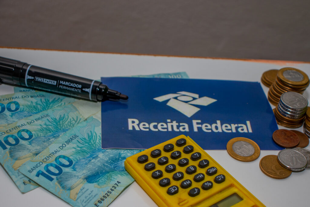 Último aviso: Receita Federal comunica 19 MILHÕES de brasileiros com pendências