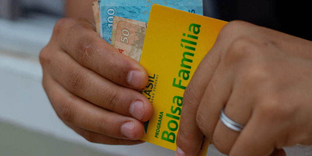 Entenda como o NIS é utilizado para liberar benefícios como Auxílio Gás e Bolsa Família
