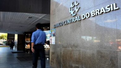 Copom mantém Selic em 15% ao ano e interrompe a terceira maior sequência de altas da história