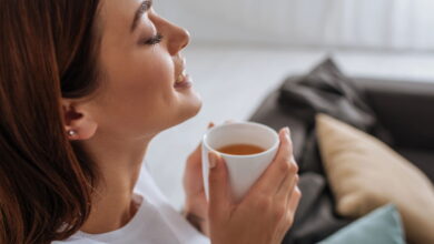 2 bebidas naturais que custam só R$ 0,80 e podem aliviar suas dores e o estômago