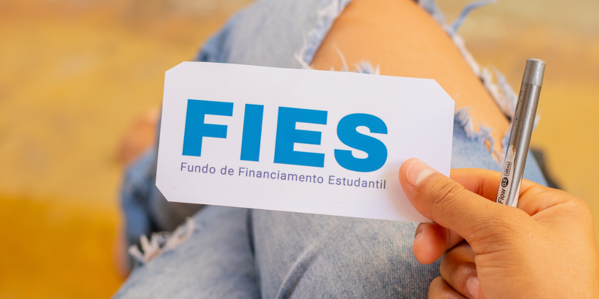 FIES veja quanto você pode pagar por mês após concluir a graduação
