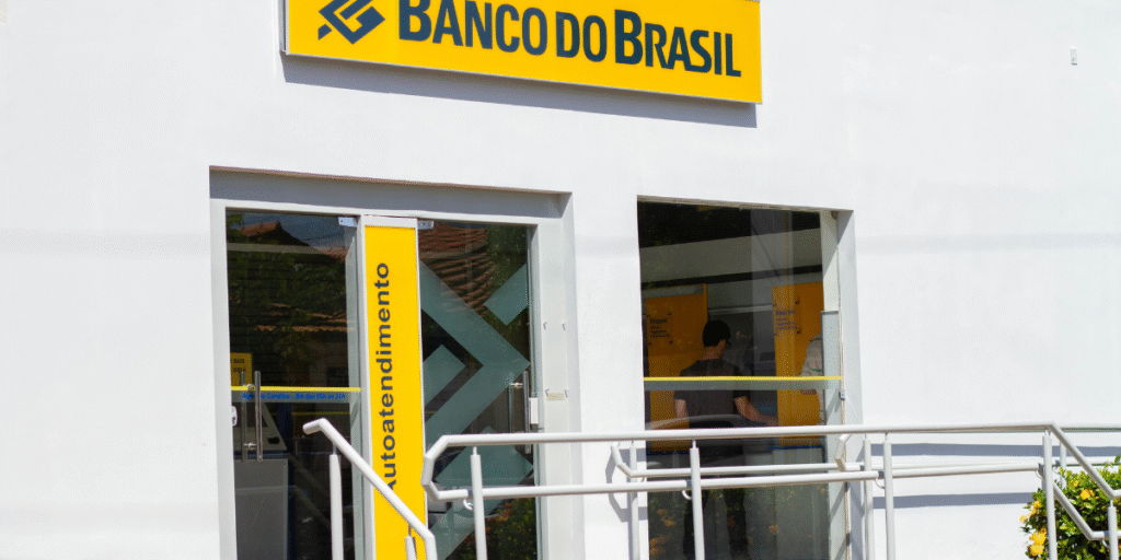 BPC pago via Caixa ou Banco do Brasil Veja onde sacar o benefício (2)