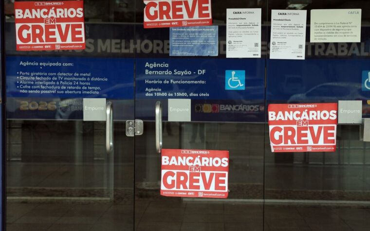 Bancários da Caixa rejeitam proposta final e mantêm greve nacional