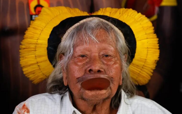 Cacique Raoni, de 94 anos, recebe cuidados paliativos em Mato Grosso