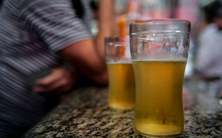 Consumo crônico de álcool e cigarro pode causar cegueira, alerta CBO