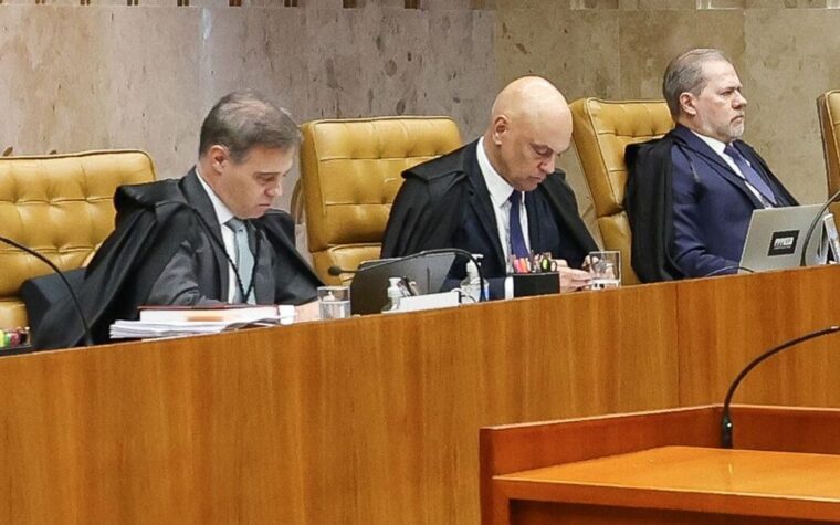 Moraes vota para ser julgado junto com Mendonça no dia 23