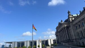 Partido de extrema direita AfD vence eleição estadual histórica na Alemanha