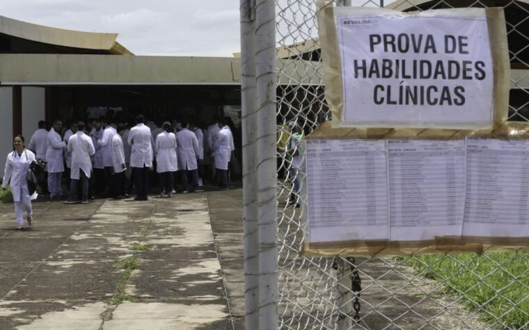Revalida: candidatos têm até sábado para enviar diploma de medicina
